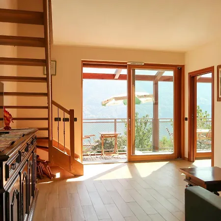 Aurora 260s Διαμέρισμα Ossuccio